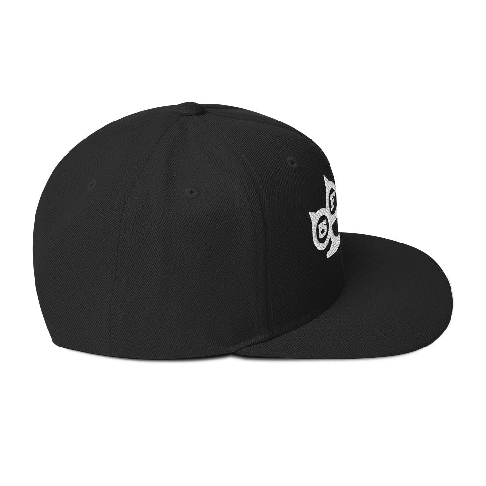 MERCHMOMENT Five Finger Death Punch White Knuckles Embroidered Snapback Hat [Apparel]